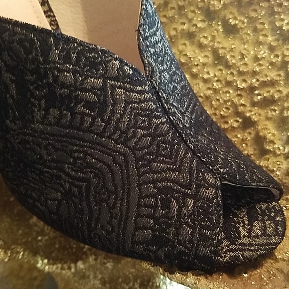 LOUISE et CIE | Ladder Heel Brocade NIB - Picture 3 of 8